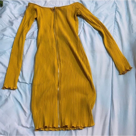 мιиι σff тнє ѕнσυℓ∂єя ∂яєѕѕ 💛 - Picture 2 of 4